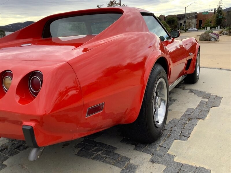 Chevrolet-Corvette-1976-Coupe-11