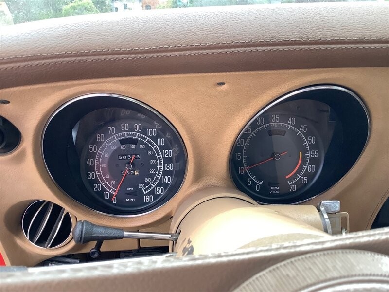 Chevrolet-Corvette-1976-Coupe-19