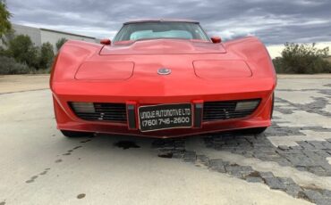 Chevrolet-Corvette-1976-Coupe-2