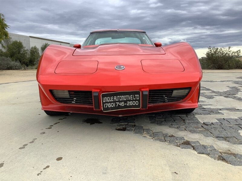 Chevrolet-Corvette-1976-Coupe-2