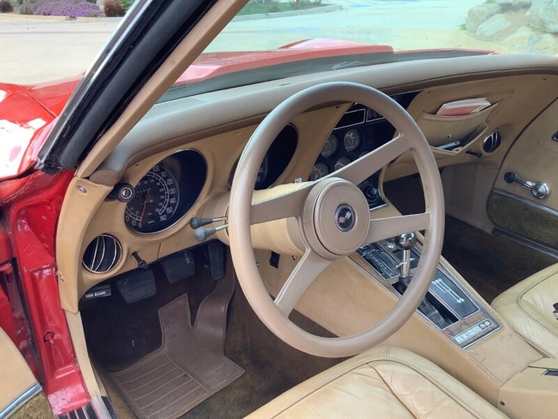 Chevrolet-Corvette-1976-Coupe-21