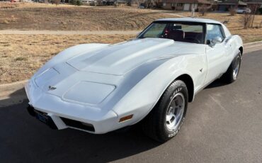 Chevrolet-Corvette-1977-10