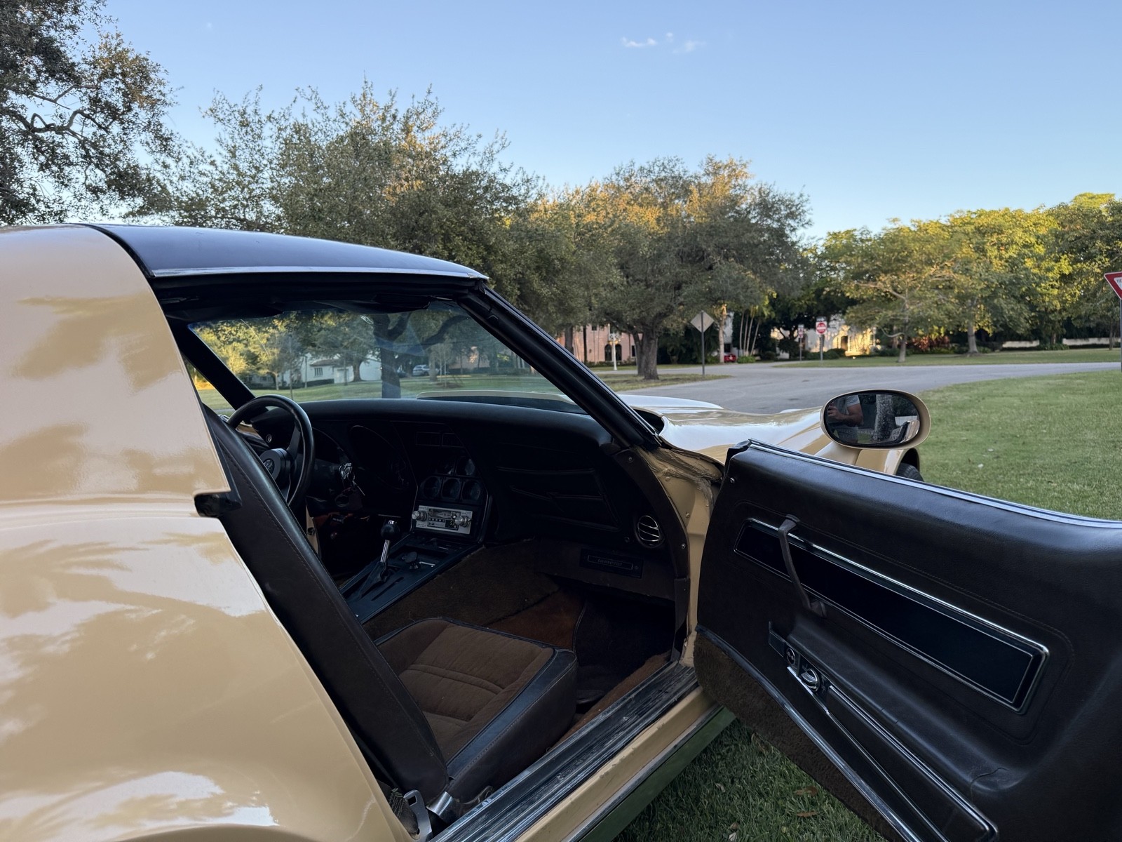 Chevrolet-Corvette-1977-20