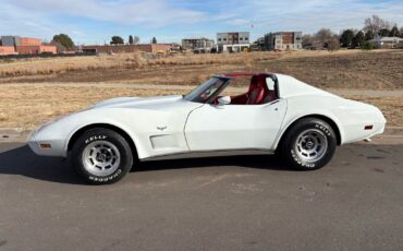 Chevrolet-Corvette-1977-35