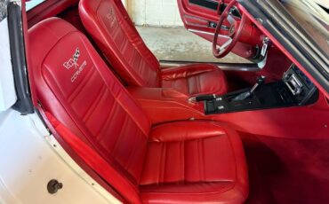 Chevrolet-Corvette-1977-9