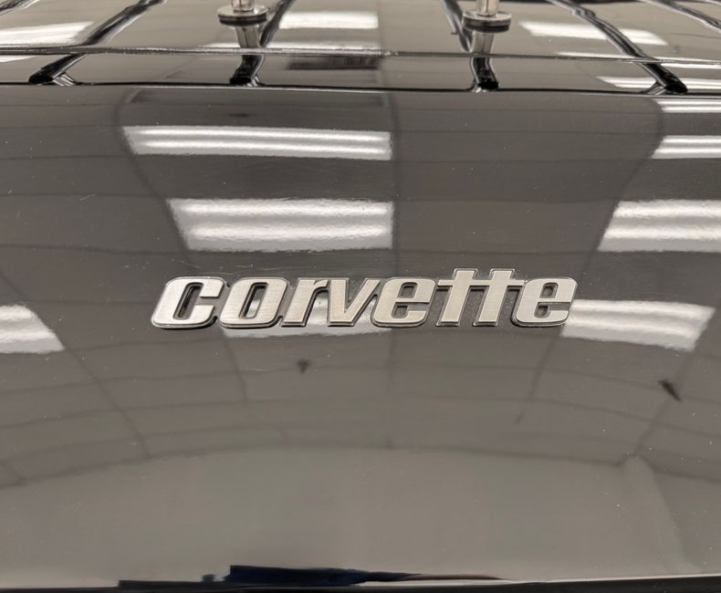 Chevrolet-Corvette-1977-Black-Black-1