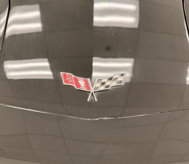 Chevrolet-Corvette-1977-Black-Black-11