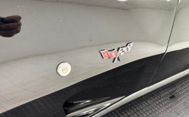 Chevrolet-Corvette-1977-Black-Black-14