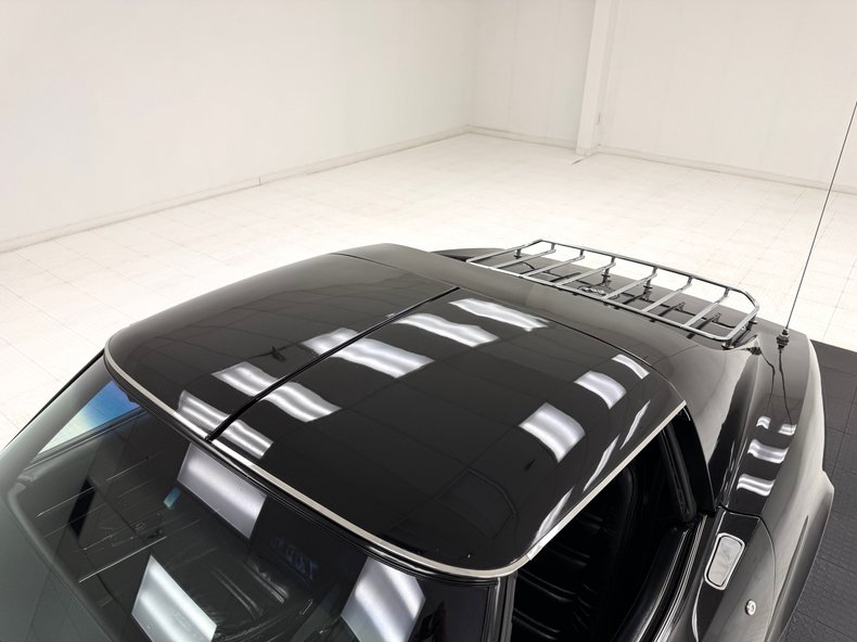 Chevrolet-Corvette-1977-Black-Black-17