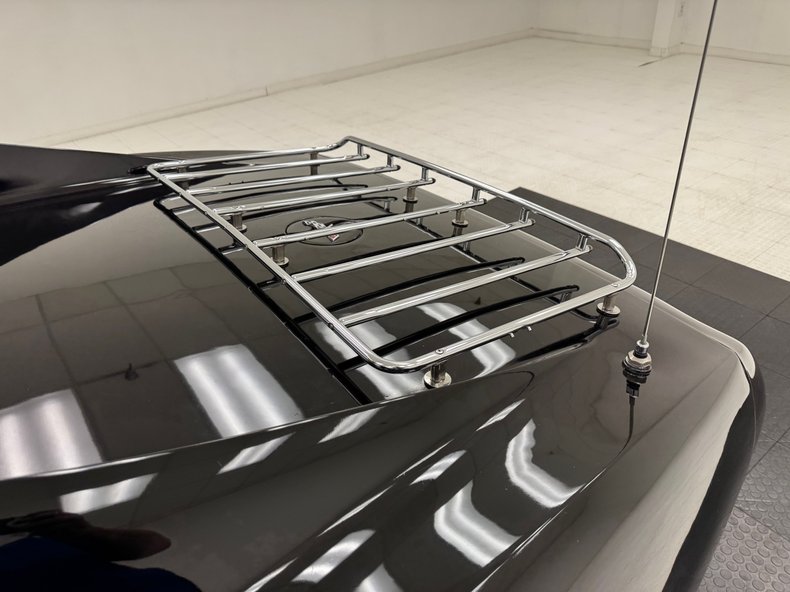 Chevrolet-Corvette-1977-Black-Black-22