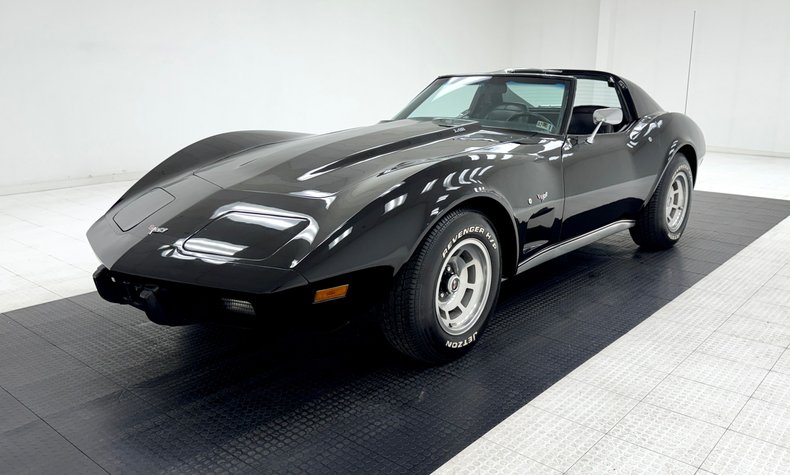 Chevrolet-Corvette-1977-Black-Black-25