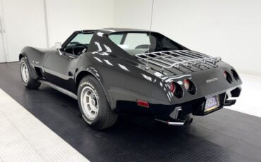 Chevrolet-Corvette-1977-Black-Black-27