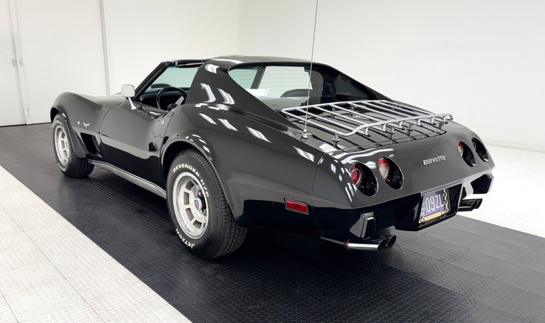 Chevrolet-Corvette-1977-Black-Black-27