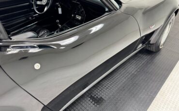Chevrolet-Corvette-1977-Black-Black-38