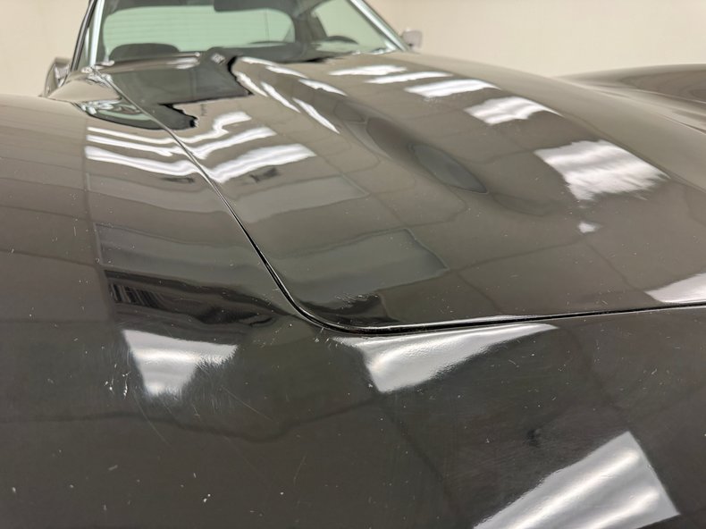 Chevrolet-Corvette-1977-Black-Black-46