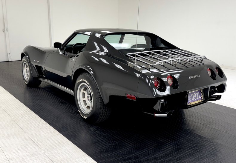 Chevrolet-Corvette-1977-Black-Black-5