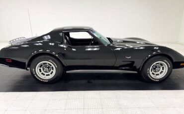 Chevrolet-Corvette-1977-Black-Black-8