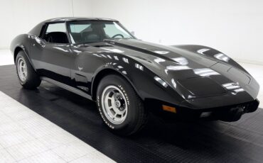 Chevrolet-Corvette-1977-Black-Black-9