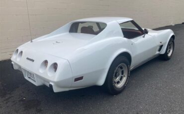 Chevrolet-Corvette-1977-White-Red-6