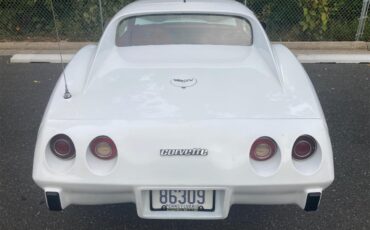 Chevrolet-Corvette-1977-White-Red-7
