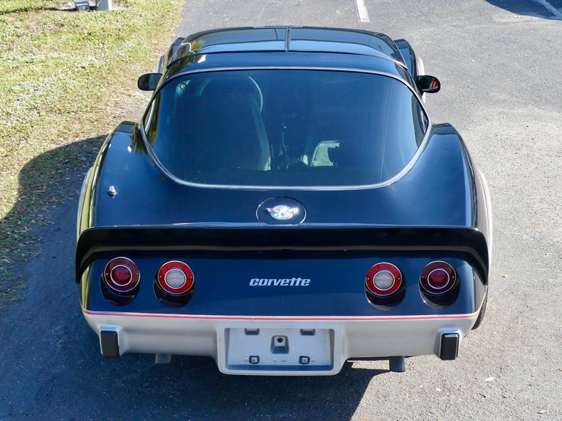 Chevrolet-Corvette-1978-Black-Silver-26