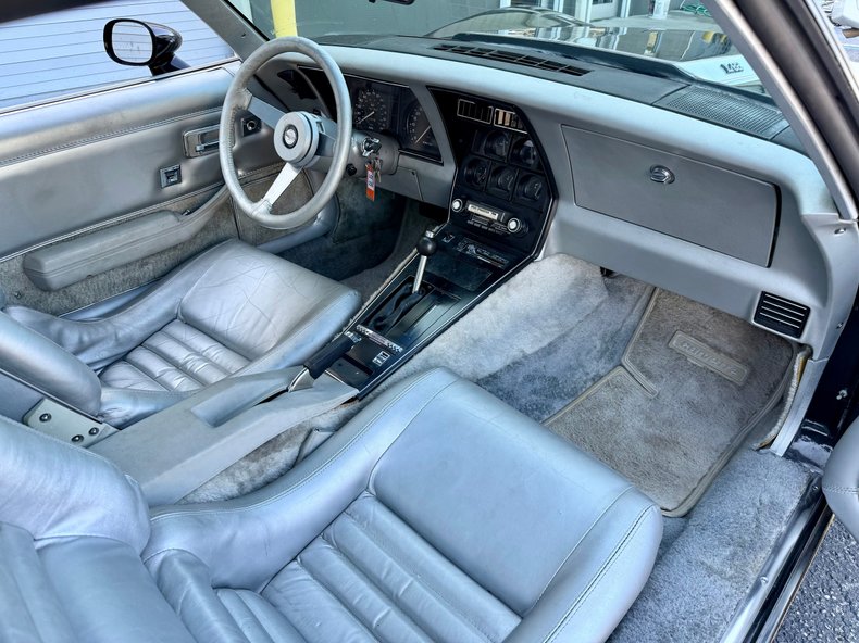 Chevrolet-Corvette-1978-Black-Silver-48