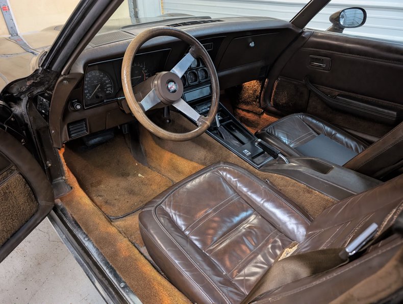 Chevrolet-Corvette-1978-Brown-Brown-5