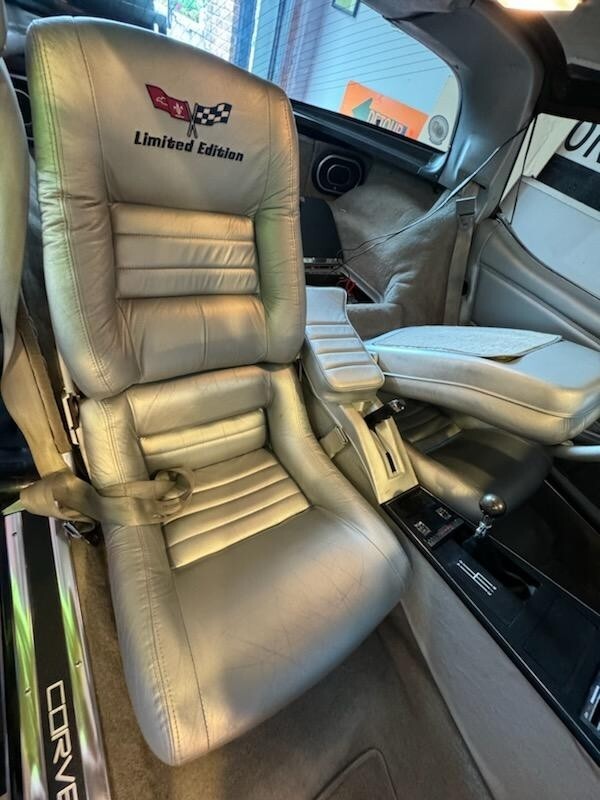 Chevrolet-Corvette-1978-Coupe-14