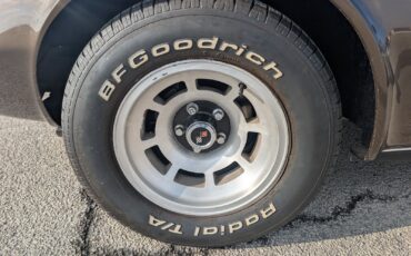 Chevrolet-Corvette-1978-Coupe-3