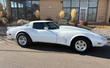 Chevrolet-Corvette-1979-2