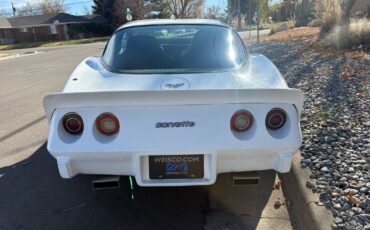 Chevrolet-Corvette-1979-31