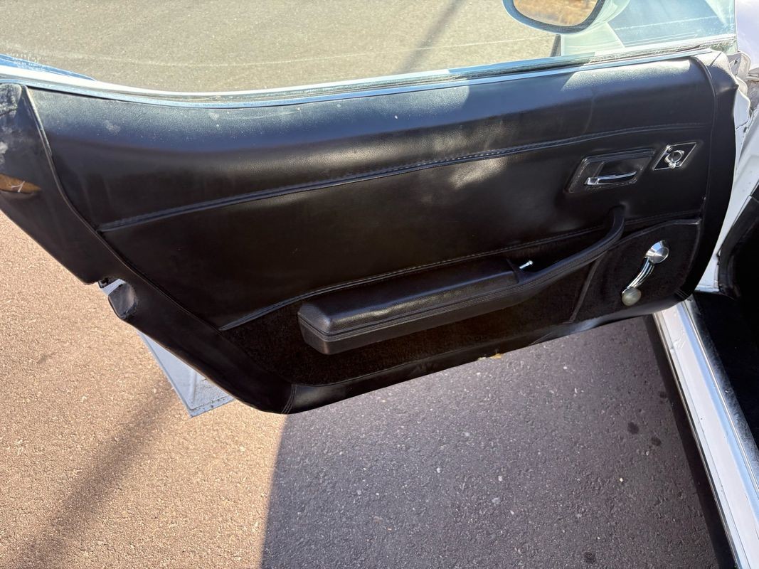 Chevrolet-Corvette-1979-32