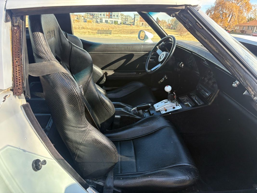 Chevrolet-Corvette-1979-39