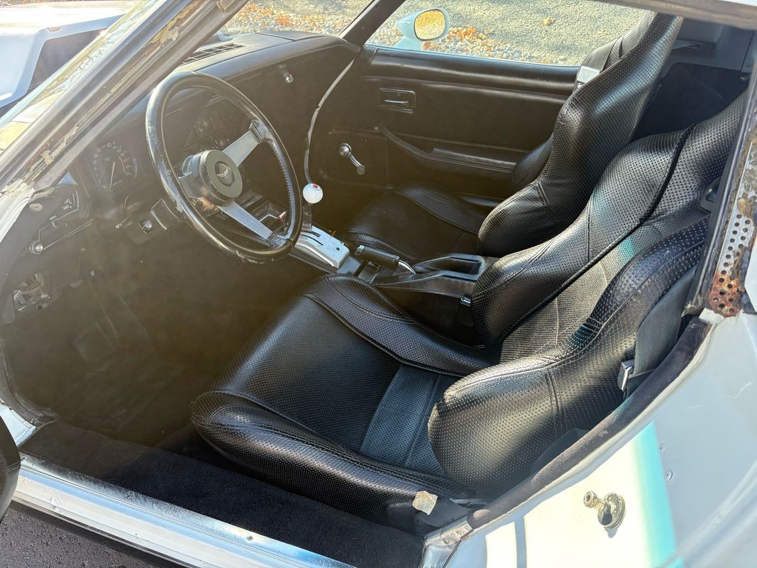 Chevrolet-Corvette-1979-7