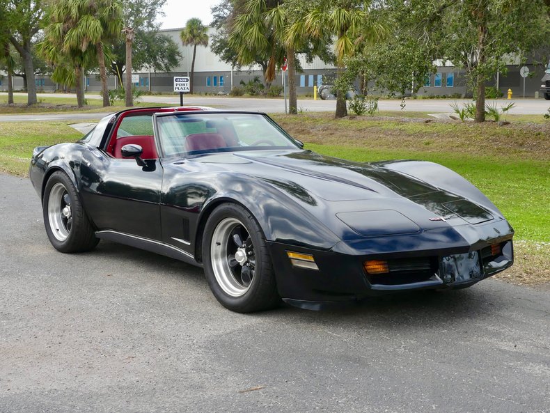 Chevrolet-Corvette-1979-Black-Red-19
