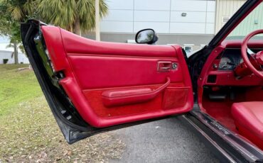 Chevrolet-Corvette-1979-Black-Red-28