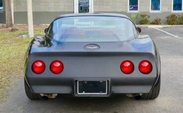 Chevrolet-Corvette-1979-Black-Red-42