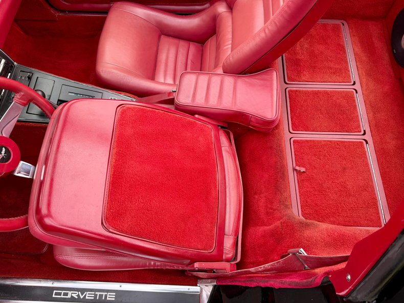 Chevrolet-Corvette-1979-Black-Red-44