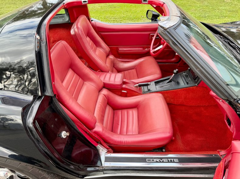 Chevrolet-Corvette-1979-Black-Red-46