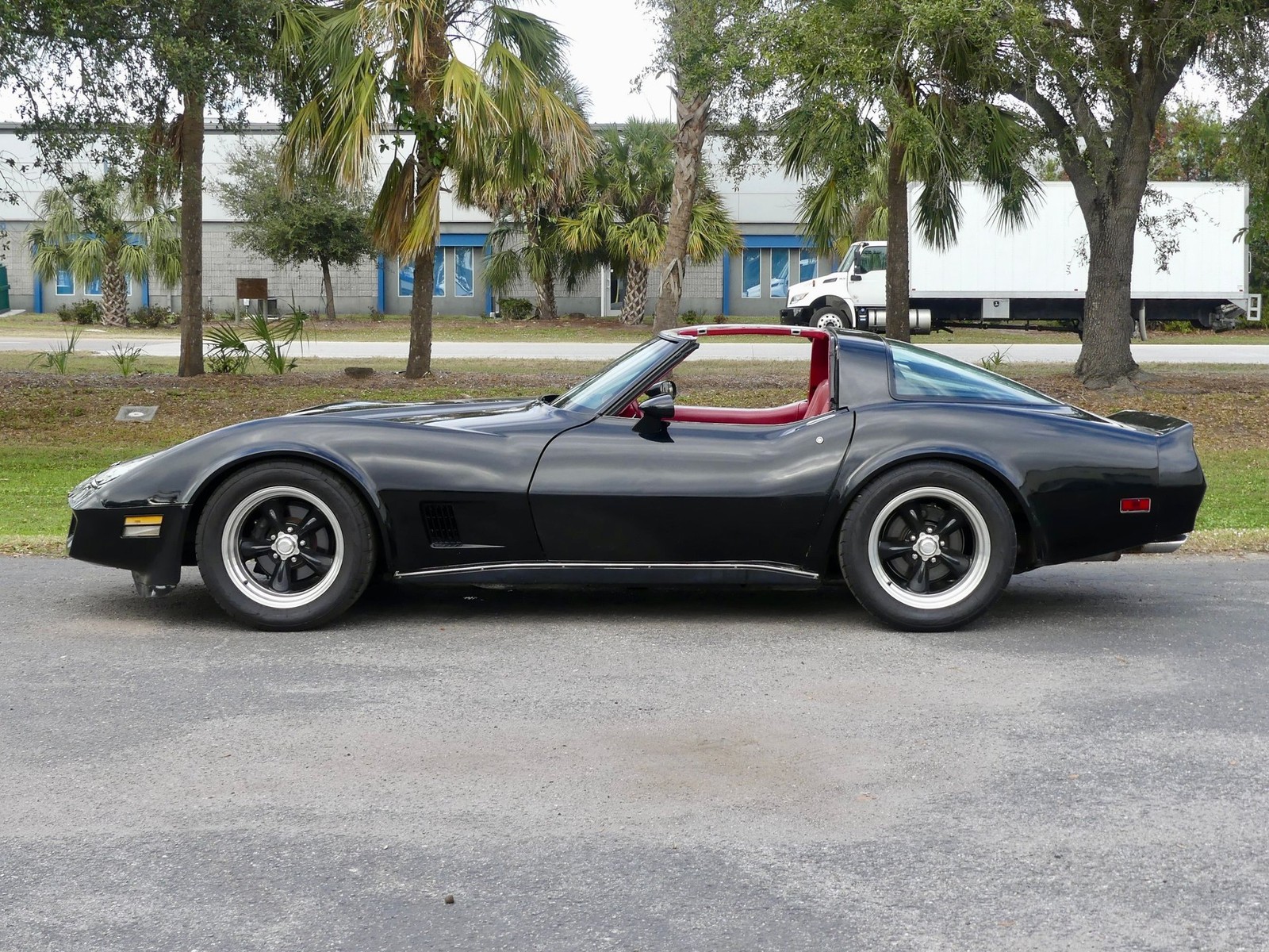 Chevrolet-Corvette-1979-Coupe-11