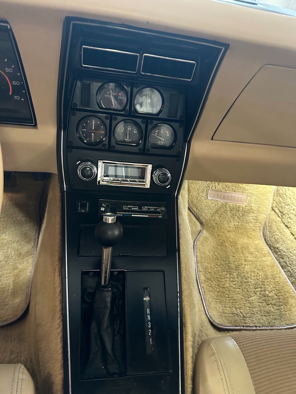 Chevrolet-Corvette-1980-15