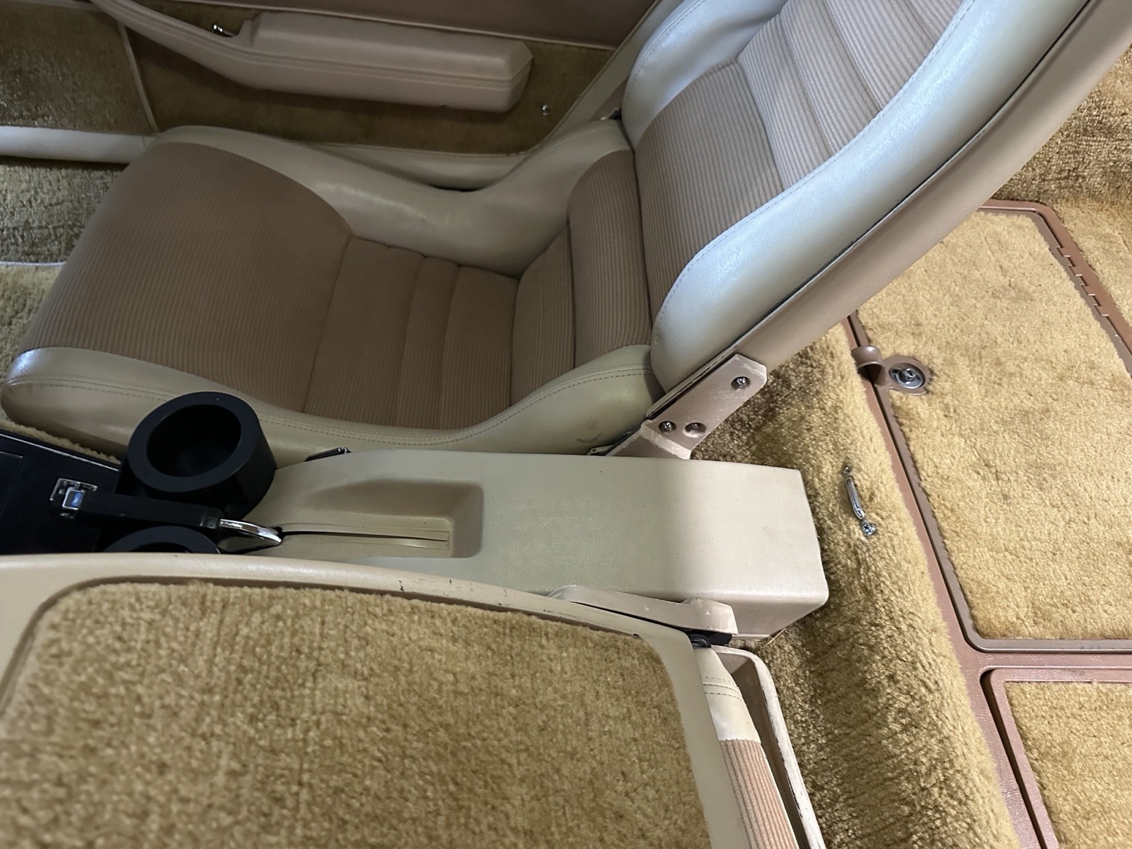 Chevrolet-Corvette-1980-8