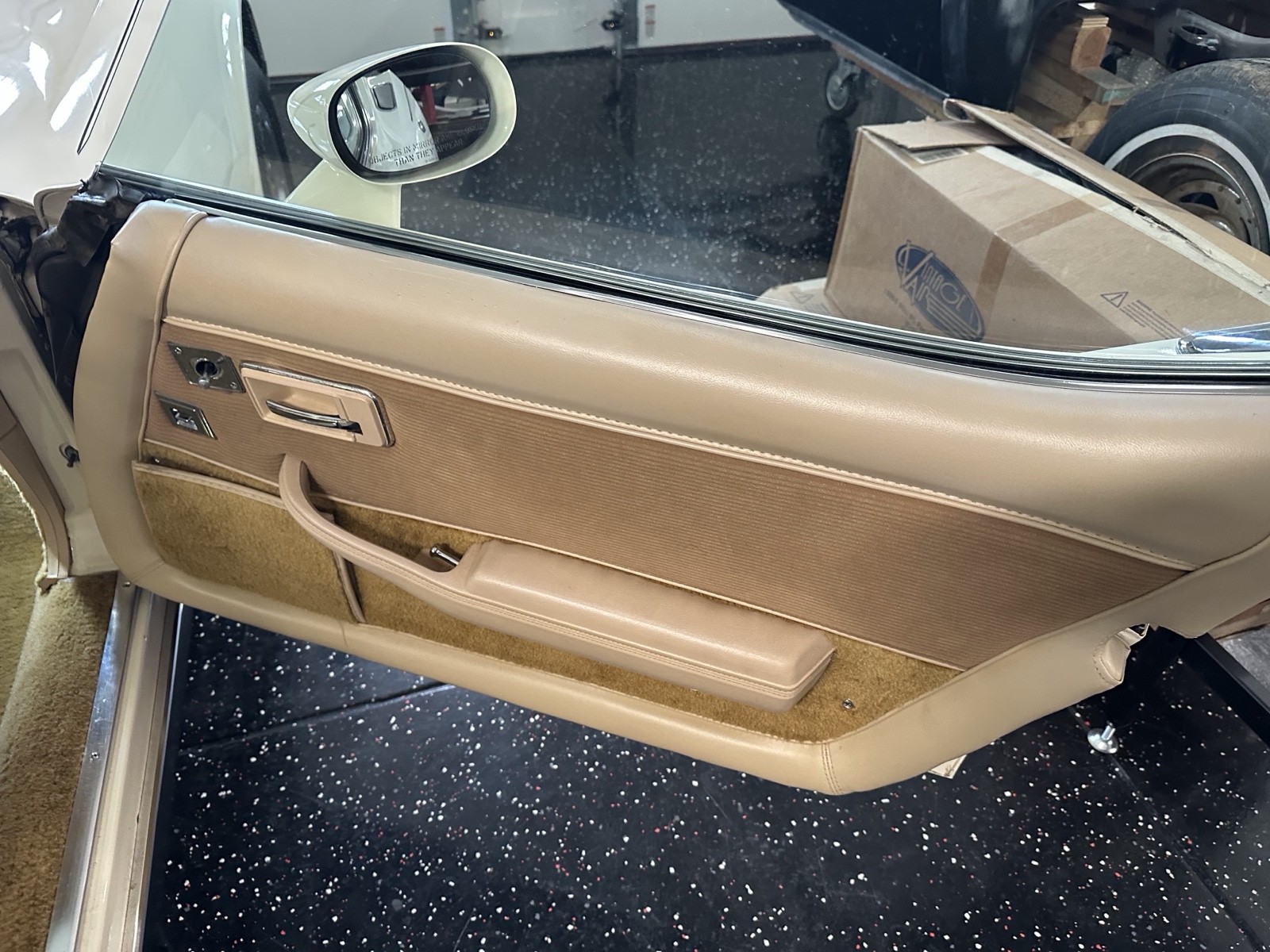 Chevrolet-Corvette-1980-9