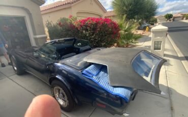 Chevrolet-Corvette-1981-Convertible-1