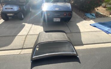 Chevrolet-Corvette-1981-Convertible-11