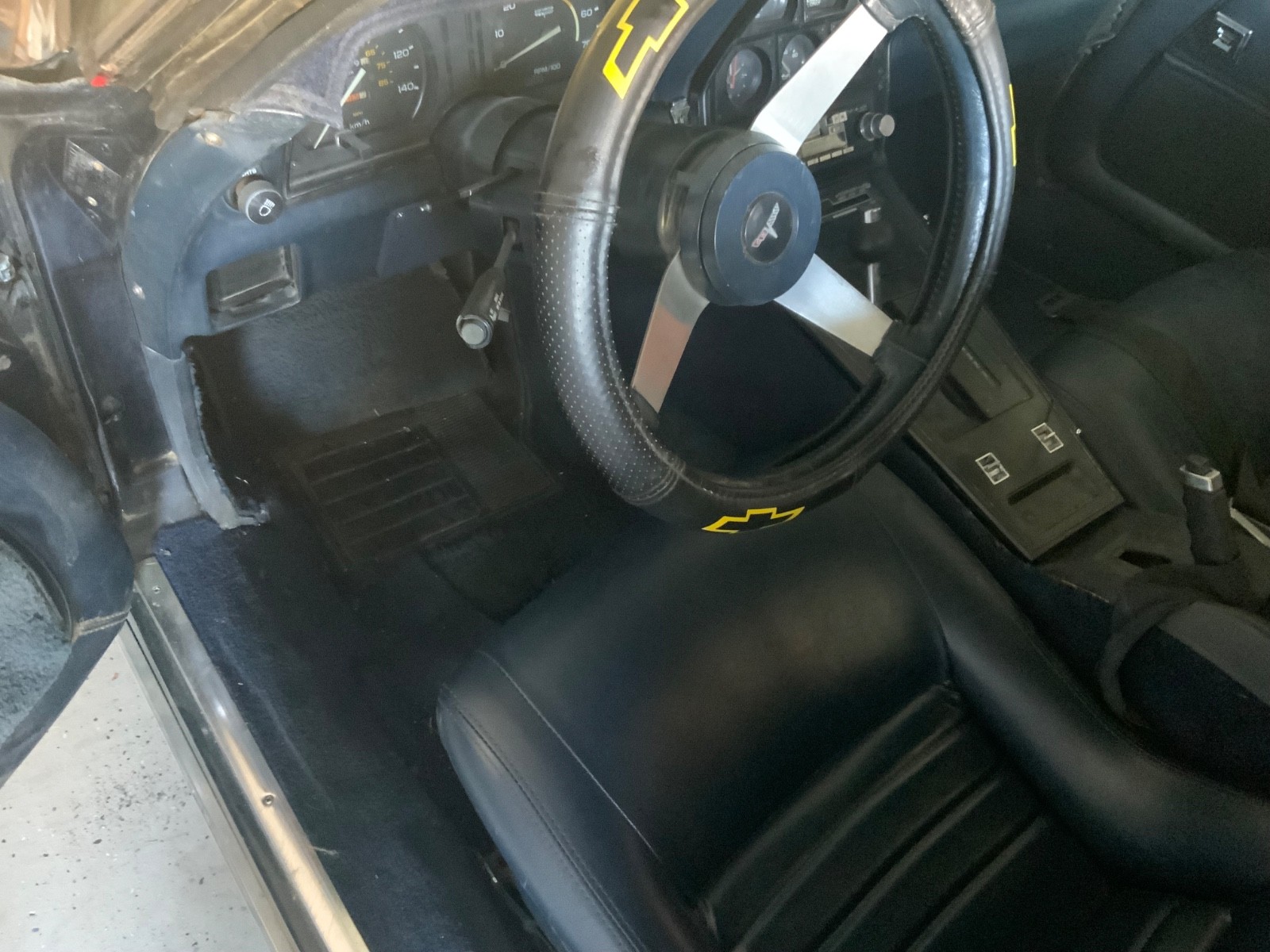 Chevrolet-Corvette-1981-Convertible-7