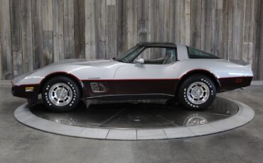 Chevrolet-Corvette-1982-Coupe-1