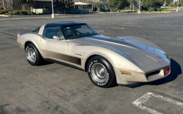 Chevrolet-Corvette-1982-Coupe-10