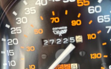 Chevrolet-Corvette-1982-Coupe-10