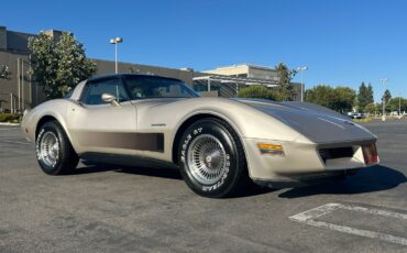 Chevrolet-Corvette-1982-Coupe-11
